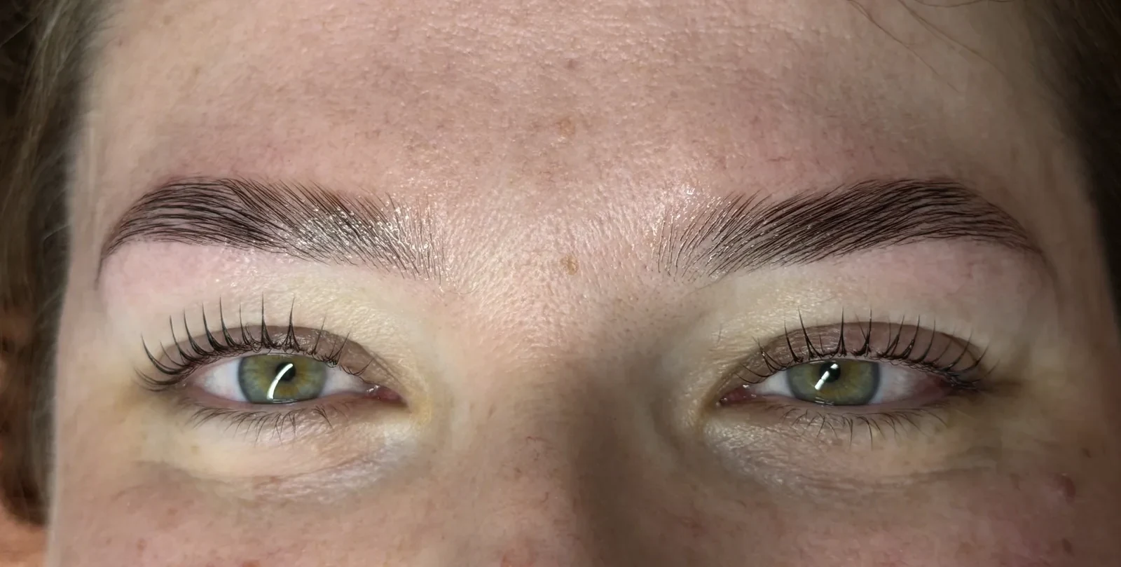 Perfect Eye Package: definierte Brauen und geliftete Wimpern an beiden Augen